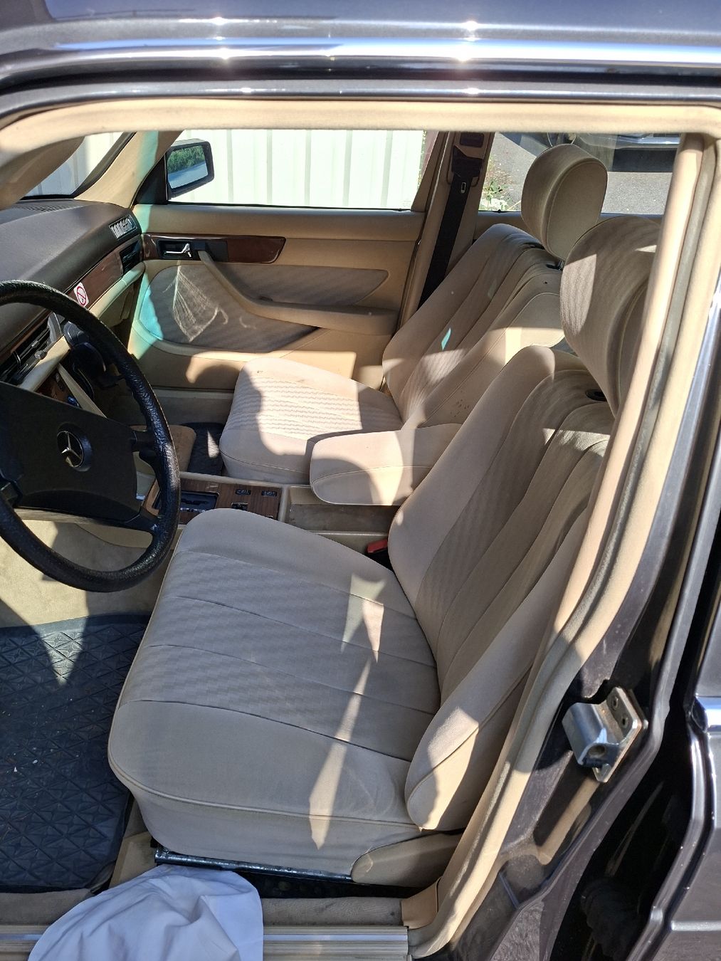 Mercedes-Benz Autos: Mercedes Benz 300 SE – Gebraucht aus Coeuve von mat_9w2y 3