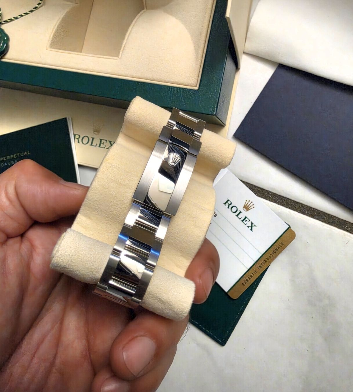 Rolex Montres: Neue ungetragene Rolex Milgauss.Full-set – Neuf avec emballage d'origine à Fislisbach par Eye-Arts 9