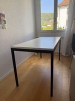 Schöner Arbeitstisch 