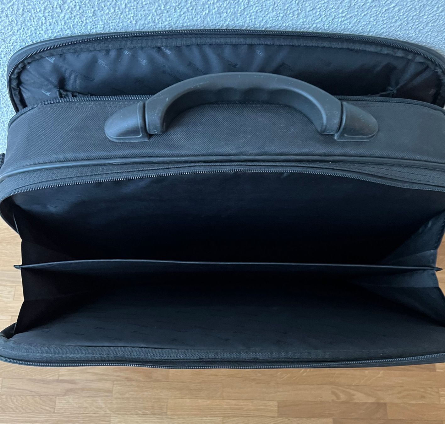 Targus Borse: Laptoptasche TARGUS – Nuovo (secondo la descrizione) da Adliswil venduto da Tsukisama 3