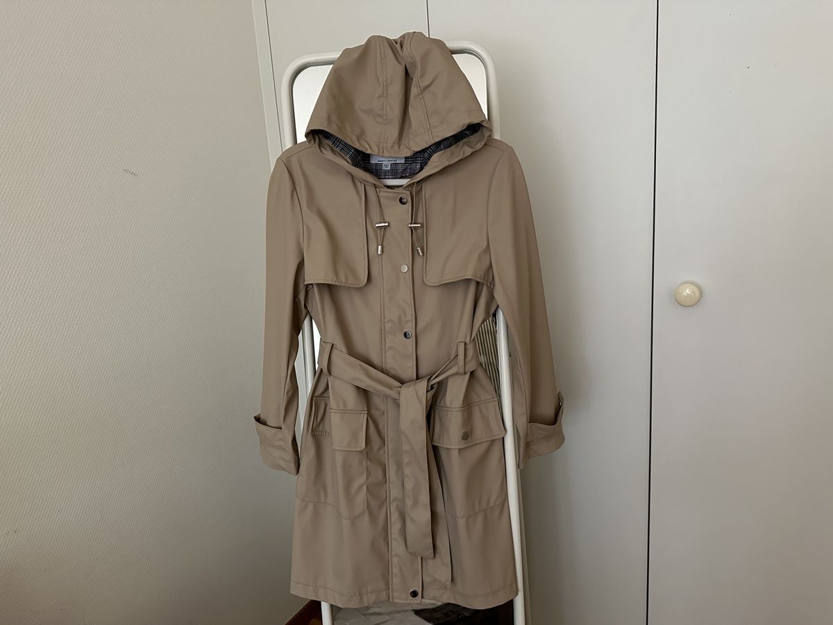 Dorothy Perkins Mäntel: Dorothy Perkins Rain Coat, Size 40 petite – Gebraucht aus Genève von Good_finds