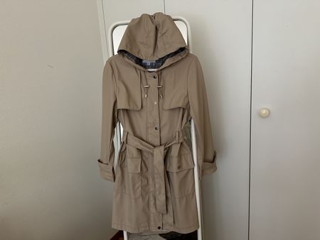 Dorothy Perkins Rain Coat, Size 40 petite