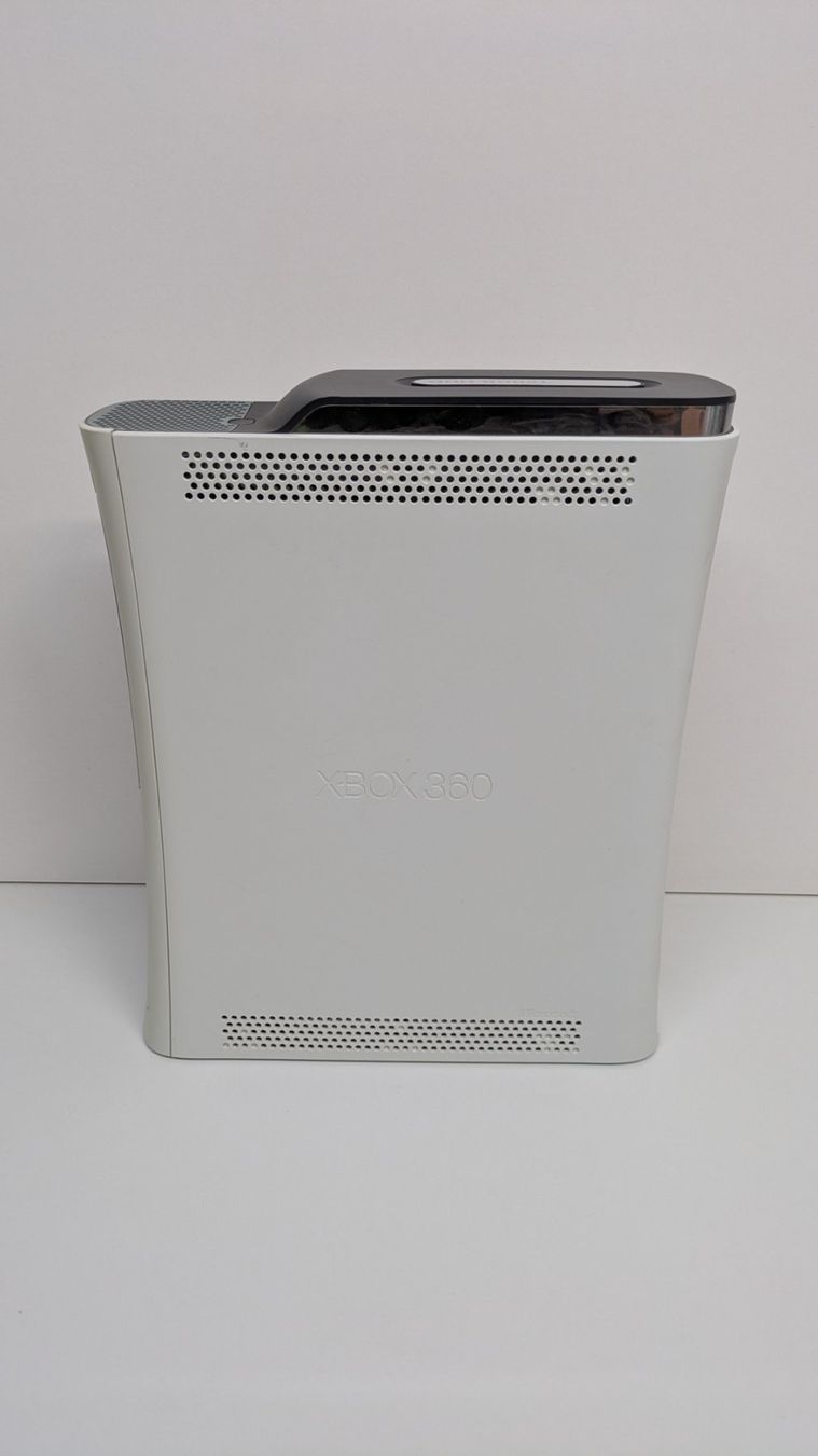 Microsoft Console: Microsoft Xbox 360, 2 Controller, 10 Spiele – Usato da Menziken venduto da mame18 5