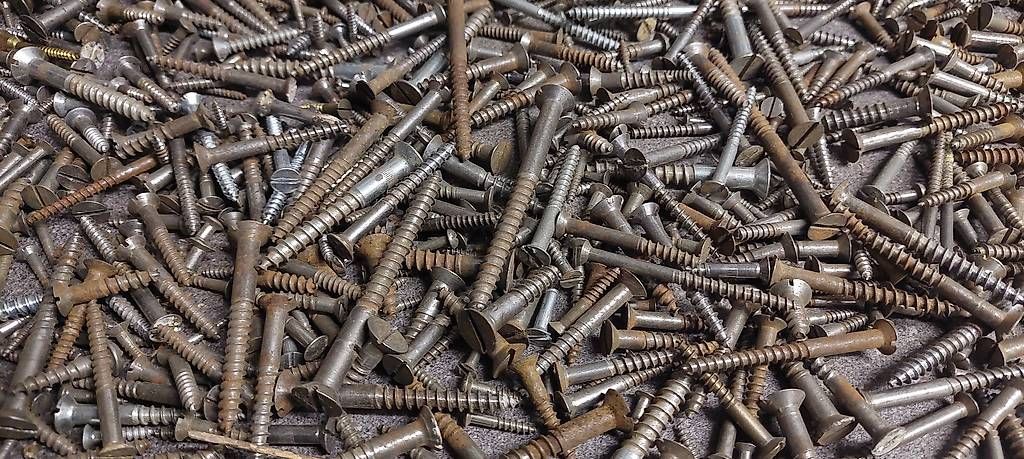 Alle Werkzeuge: Vis à bois à têtes fraisées – Gebraucht aus Morges von pha_9xnc 1