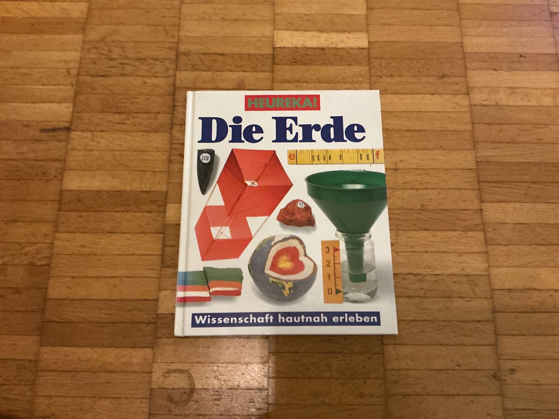Livres: Die Erde – D'occasion à Zürich par soldbyblanca