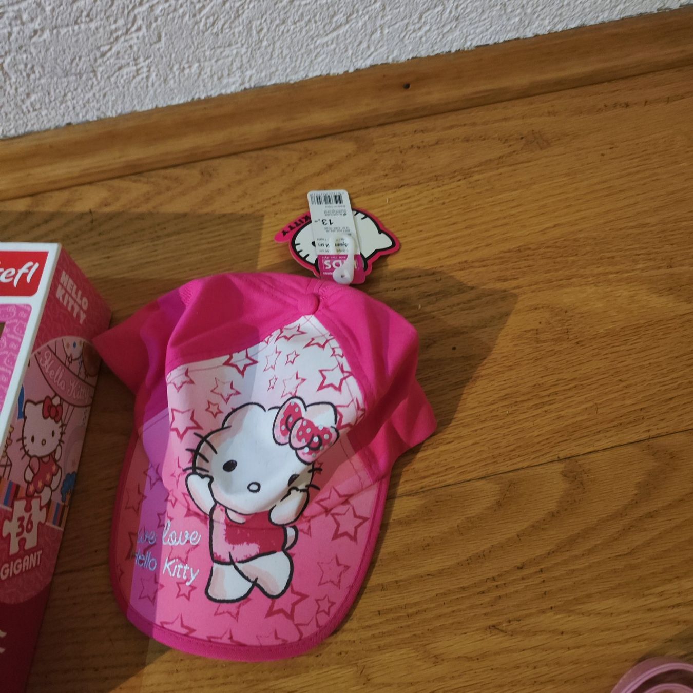 Lotti & Set di vestiti: Hello Kitty Set / Tasche / Kappe / Shirt / Puzzel u.s.w. – Nuovo (secondo la descrizione) da Riehen venduto da WinniePuh4 3