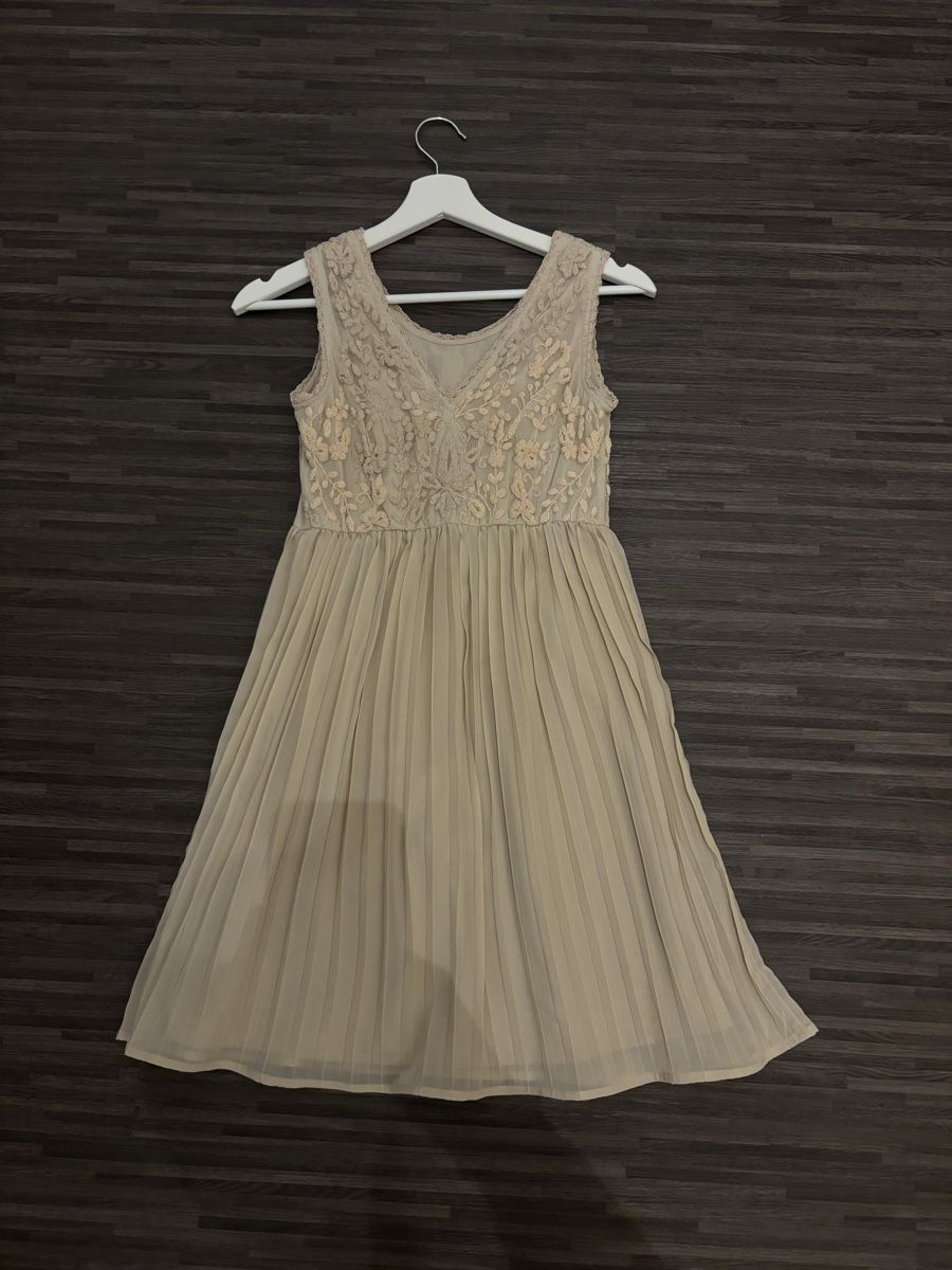 Vila Vestiti & Gonne: Kleid – Nuovo (secondo la descrizione) da Sumiswald venduto da fid_v269 1