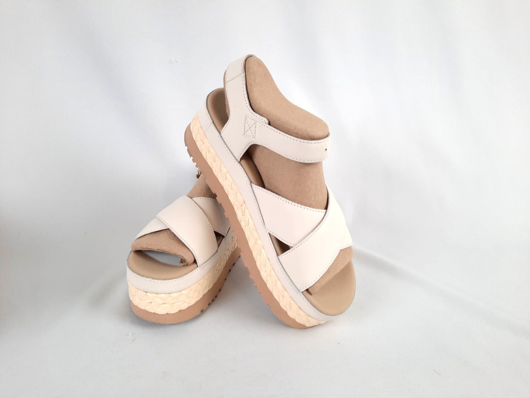 Ugg Damenschuhe: UGG Aubrey Ankle Strap Sandalen Beige Gr. 39 – Neu (gemäss Beschreibung) aus Beinwil am See von Restwert_Beinwil 1