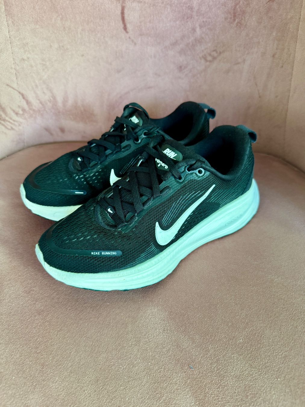 Nike Chaussures hommes: Nike VOMERO 18 - Kinderschuh – D'occasion à Luzern par gringostar79 5