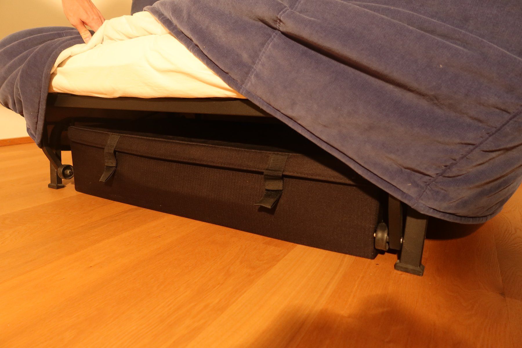 Divani: Bettsofa 2er mit Lattenrost & Bettwäsche-Box – Usato da Kilchberg ZH venduto da and_y5q6 3