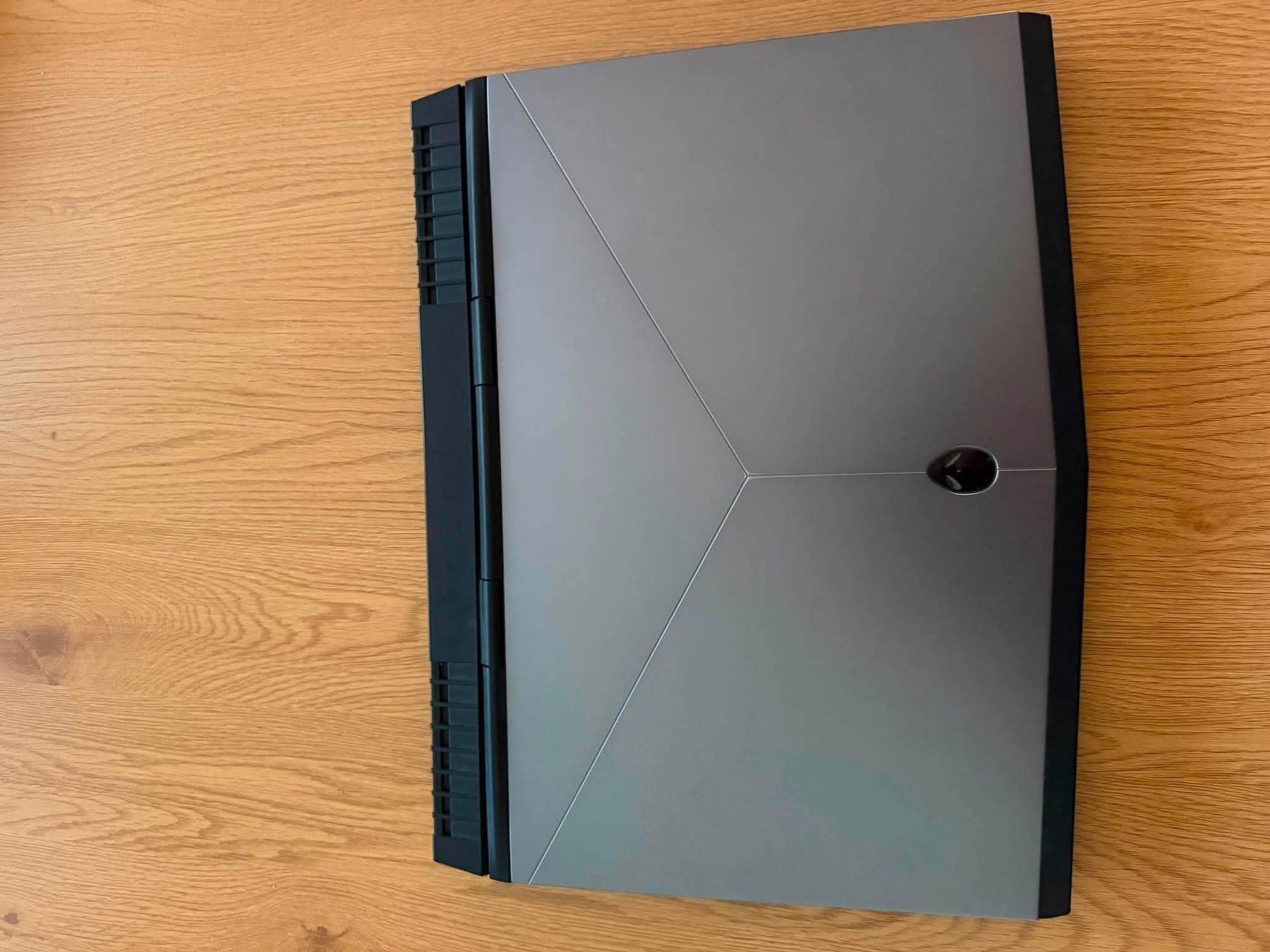 Alienware Notebook: Alienware + original box + chargeur – Usato da St-Martin FR venduto da MaxHsr 5