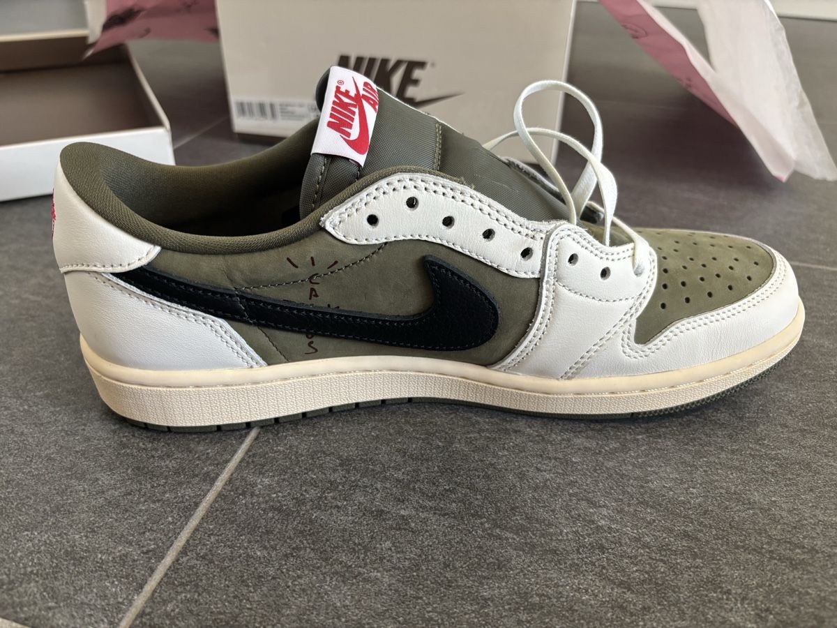 Nike Scarpe da uomo: Jordan 1 Retro Low OG SP Travis Scott Medium Olive – Nuovo e nell'imballaggio originale da Ins venduto da sel_6vqj