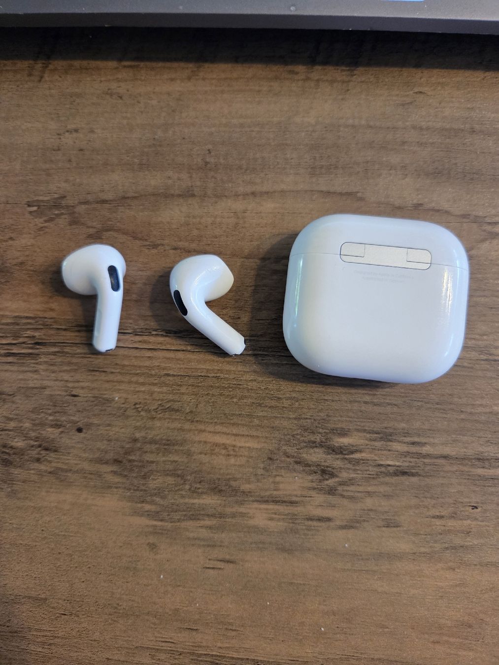 Apple Cuffie: Apple AirPods 4 mit ANC – Usato da Jona venduto da Keller_dani 2