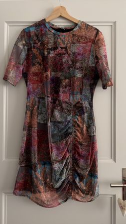 Kleid der Marke Desigual Grösse L