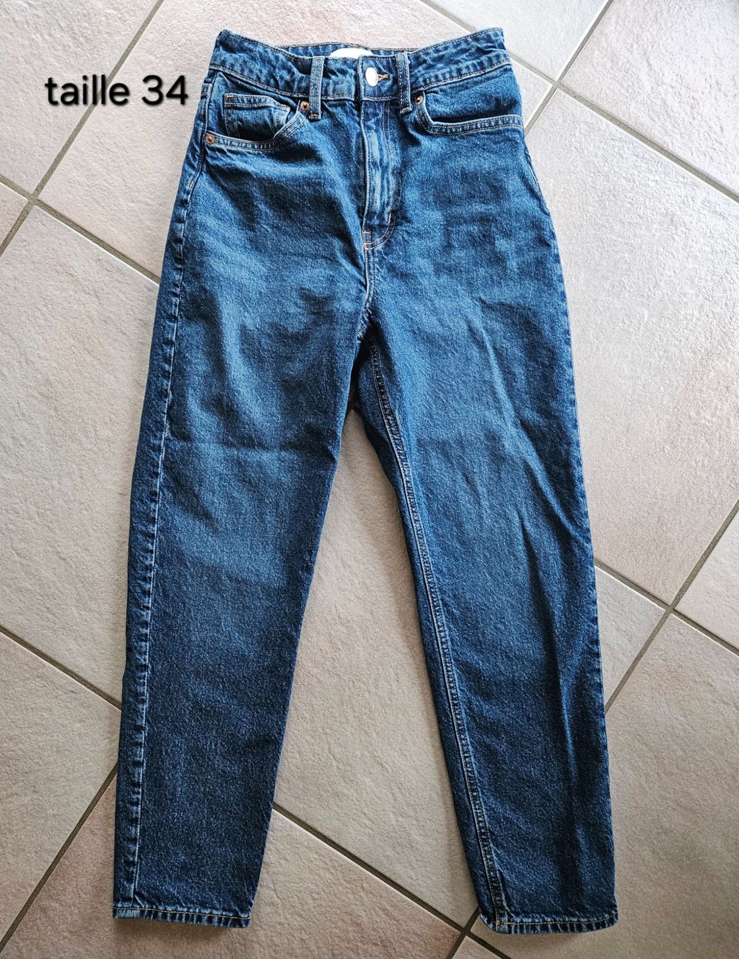 Jeans: Jeans taille 34 – Gebraucht aus Vétroz von sas_yln5