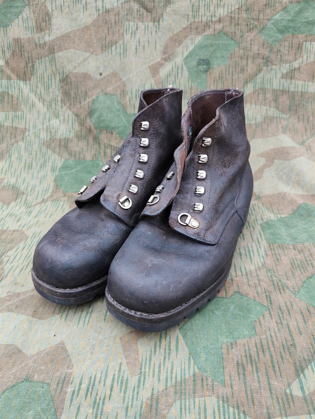 Scarpe da donna: Bergschuhe Mod. 1970, Grösse 26.5 6 – Usato da Bauma venduto da SwissMilitaria