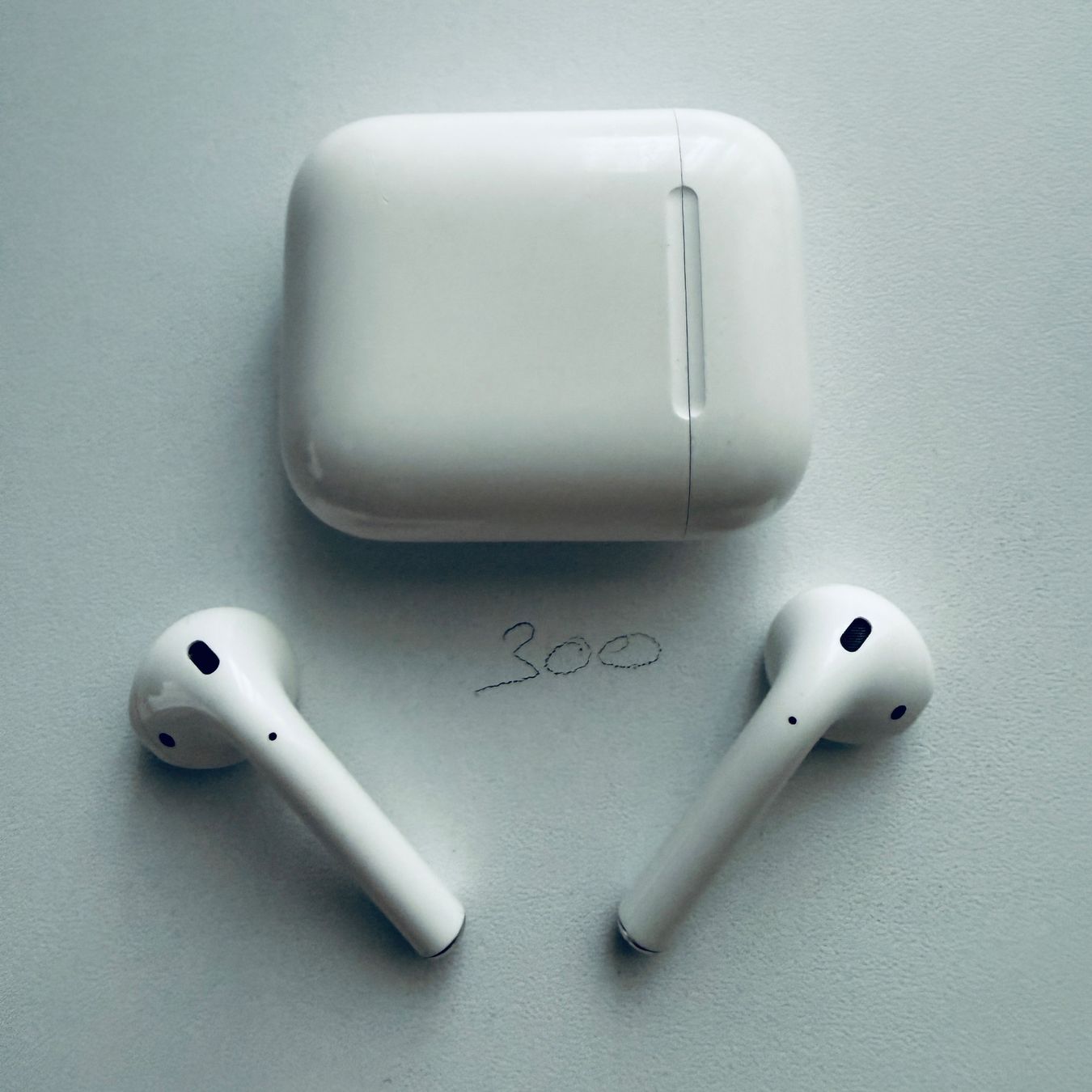 Apple Kopfhörer: Original Apple AirPods 2 Gen. Wireless Kopfhörer & Case – Gebraucht aus Basel von MY.AIRPODS.SHOP 1