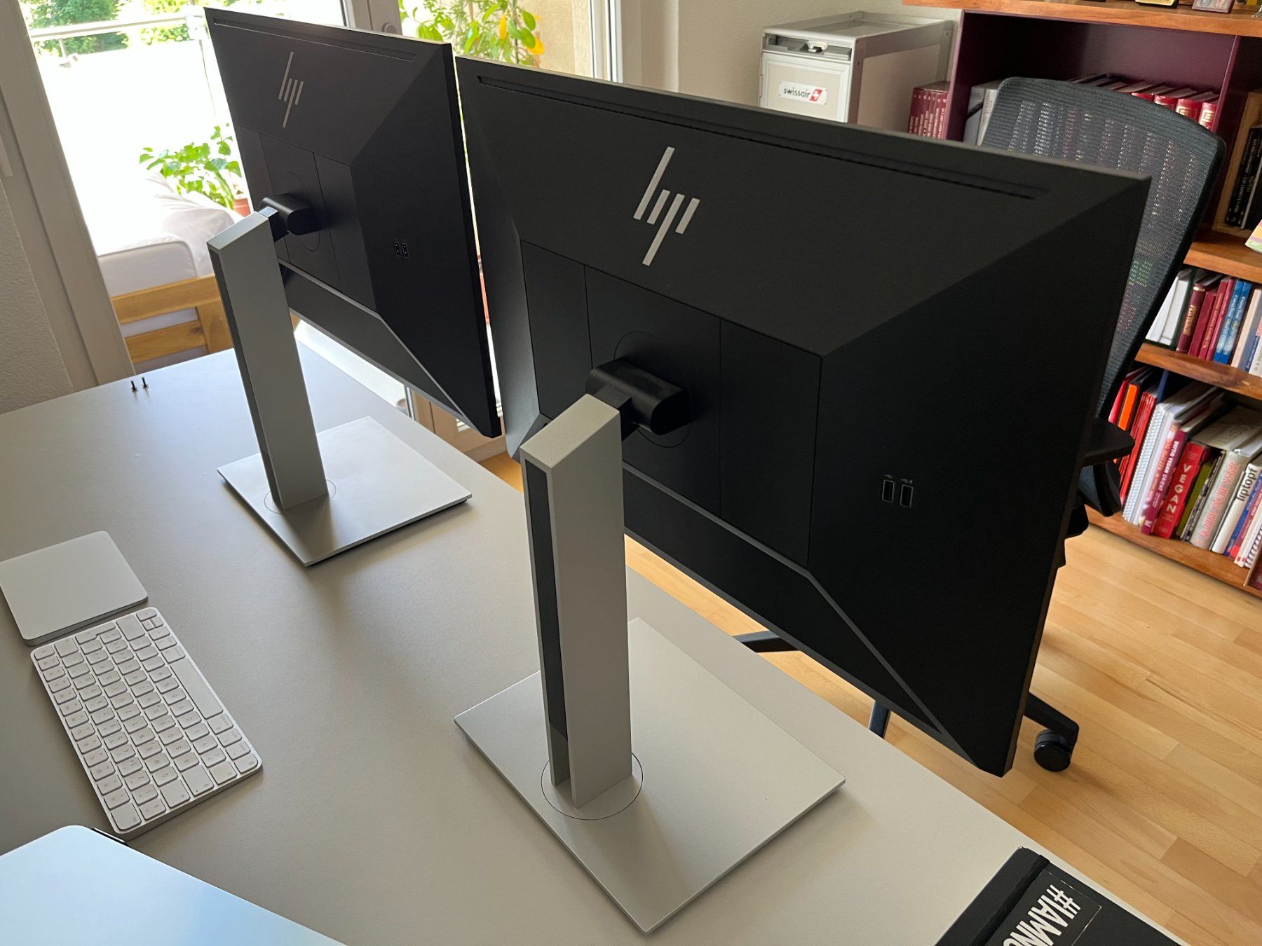 Hewlett Packard Monitore: 2x HP Monitore HP E24i G4 guter Zustand – Gebraucht aus Zuzwil SG von pavlod 1