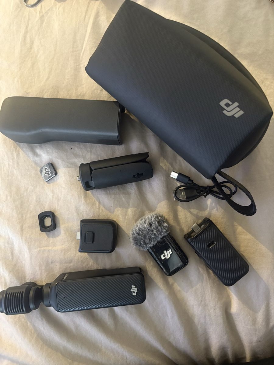 DJI Camcorder: DJI Osmo pocket 3 combo – Neu (gemäss Beschreibung) aus Zürich von the_pjr8