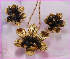Blumen Schmuckset, Anhänger und Ohrringe 18K Vergoldet