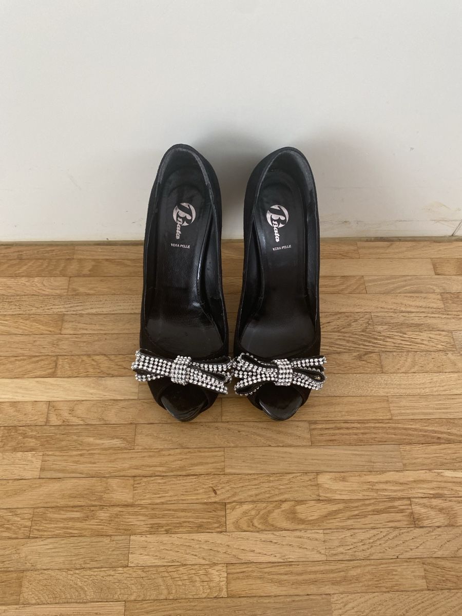 Scarpe da donna: Schwarze Lack High Heels mit Strass, Gr. 38 – Usato da Zürich venduto da Nutla