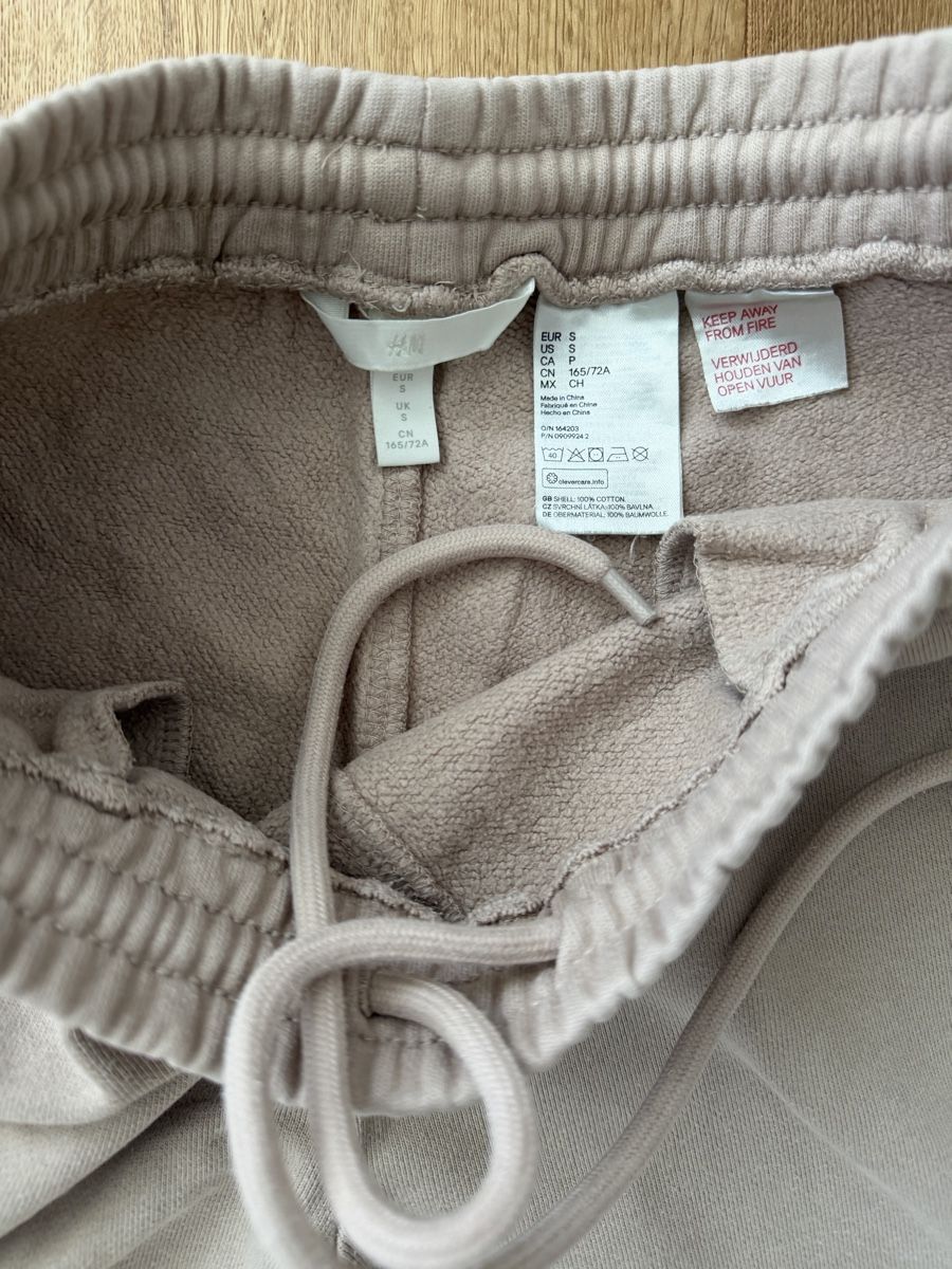 H&M Pantaloni: H&M - Joggers Hose, Gr. S – Usato da Interlaken venduto da fbnscl 1
