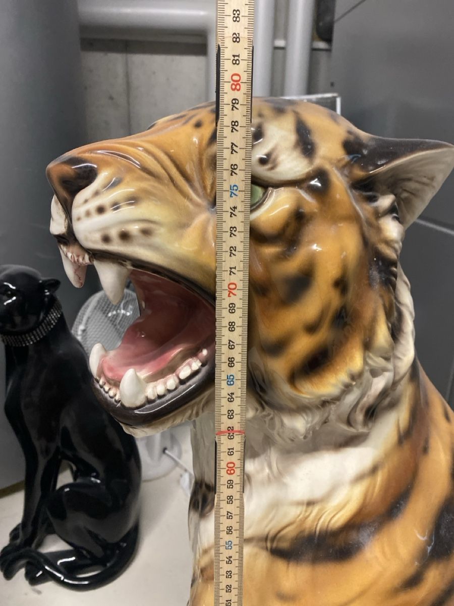 Skulpturen & Statuen: Antiker Porzellan Tiger – Gebraucht aus Wolfwil von ISAsShop 1
