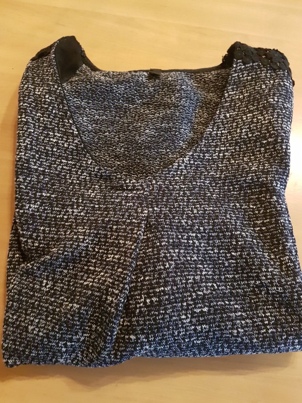 Pullover & Sweatshirts: Pull col en V taille 3 - L – Gebraucht aus Villiers von san_jn5w 9