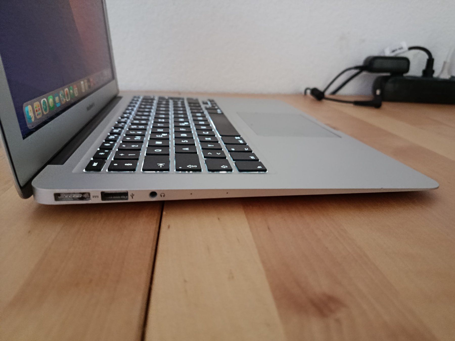 Apple Notebook: MacBook Air 2015 – Usato da Winznau venduto da cze_rz8c 2