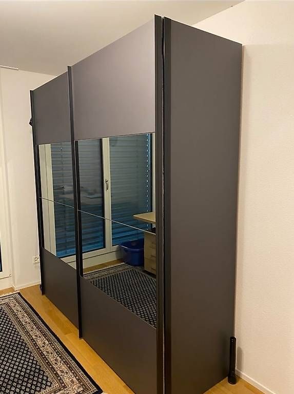 Schränke: Schrank mit 2 Schiebetüren – Gebraucht aus Hunzenschwil von SamirTrto
