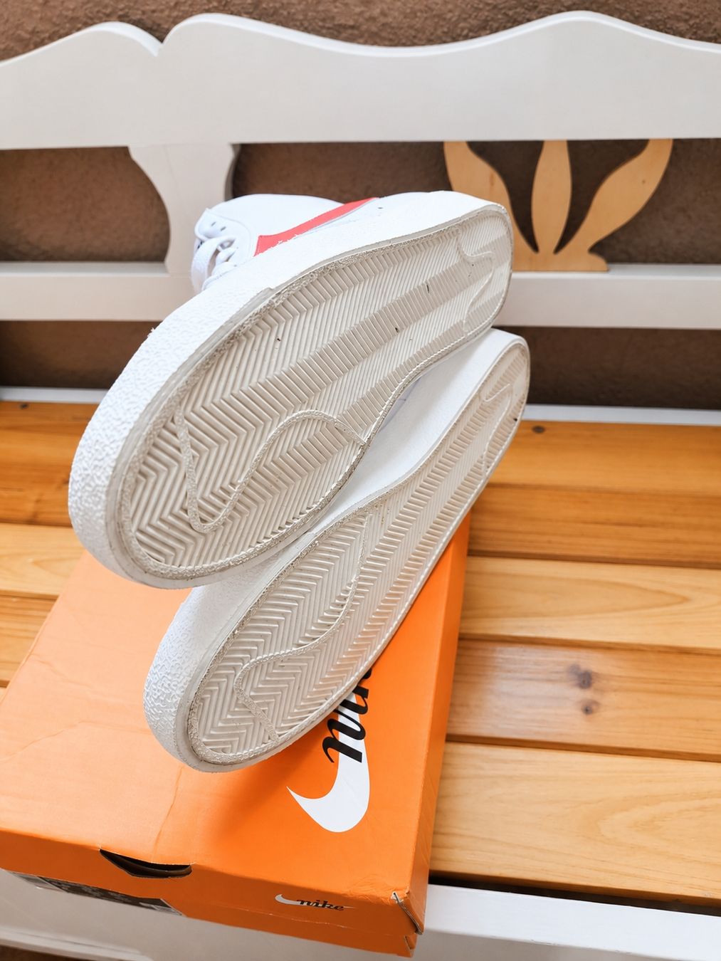 Nike Scarpe da uomo: Nike Blazer Mid '77 – Blanc / Rouge – Usato da Malleray venduto da malvib 4