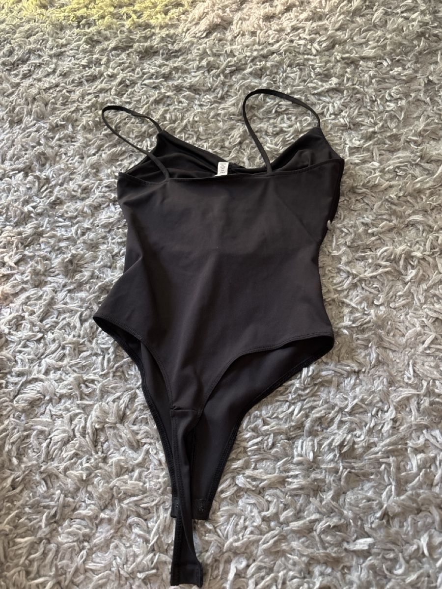 H&M Top: Body H&M schwarz Grösse S – Nuovo (secondo la descrizione) da Zürich venduto da dil_mdn7 2