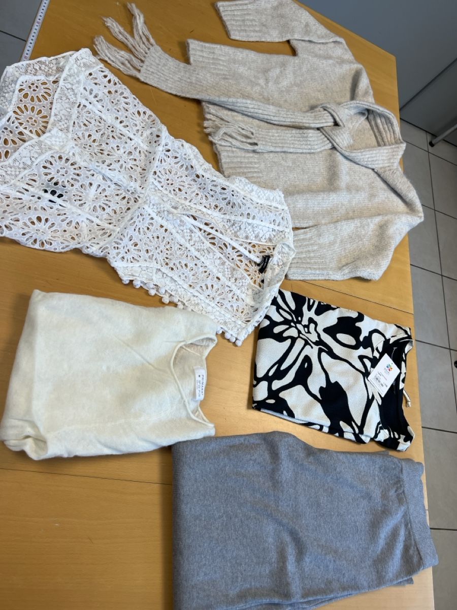 Lots de vêtements: Damen Kleider Paket S/M – D'occasion à Kappelen par Chanel1991 4