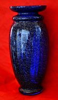 Blau Glas Vase mit Goldstaub
