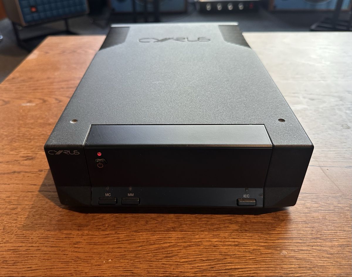 Cyrus Amplificatori: Cyrus phono X – Usato da Vevey venduto da Dborg 1