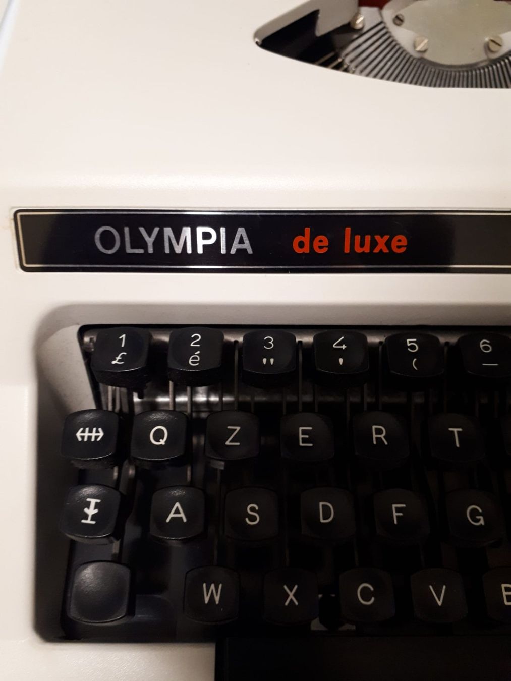 Macchine da scrivere: Macchina per scrivere Olympia De Luxe – Usato da Bellinzona venduto da gab_t52k 1