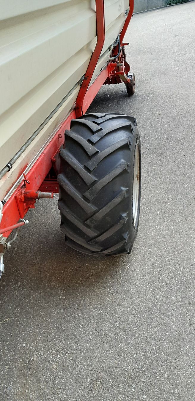 Tutte le macchine: Ladewagen Pöttinger Trend – Usato da Geuensee venduto da jon_m8w6 5