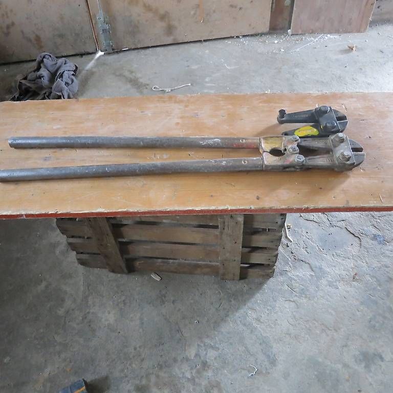 Tous les outils: Bolzenschneiider – D'occasion à Schwarzenburg par MX-500 1
