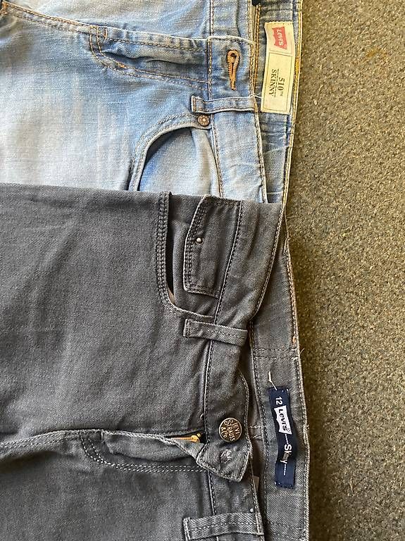 Jeans: Levis Jeanshosen 2 Paar – Usato da St. Gallen venduto da Konstanza 1
