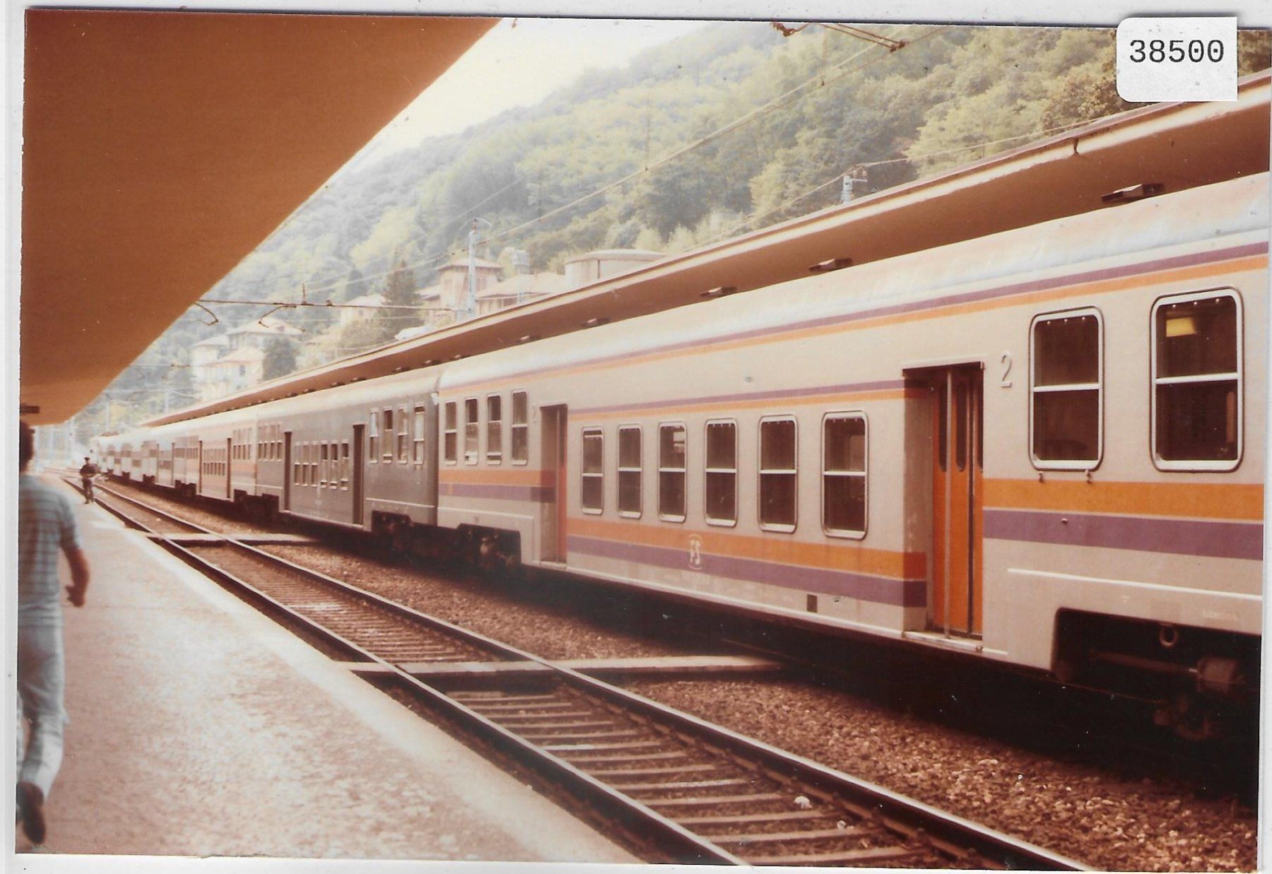Ansichtskarten: FS Como S. Giovanni/Regionalzug-Wagen – Gebraucht aus Ettingen von Kartenplanet