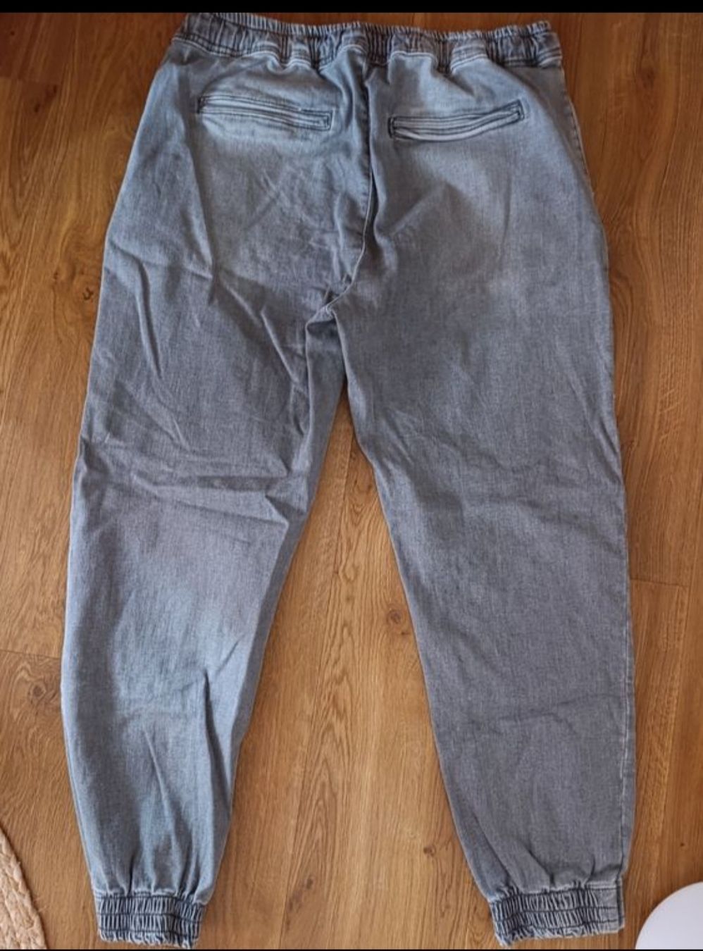 Only Kleiderpakete: Jeanshose Only  mit passendem Pullover – Gebraucht aus Mörel von camasaro 2