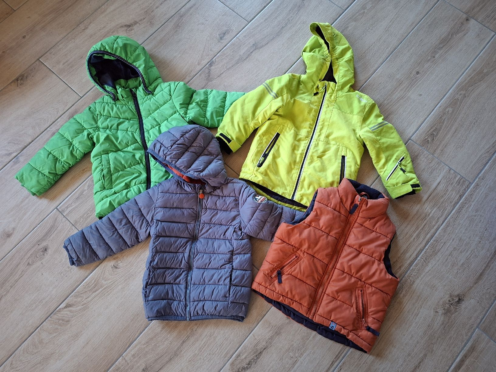 Lotti & Set di vestiti: Jacken und Weste Gr.98 – Usato da Schüpfheim venduto da lin_p7wr