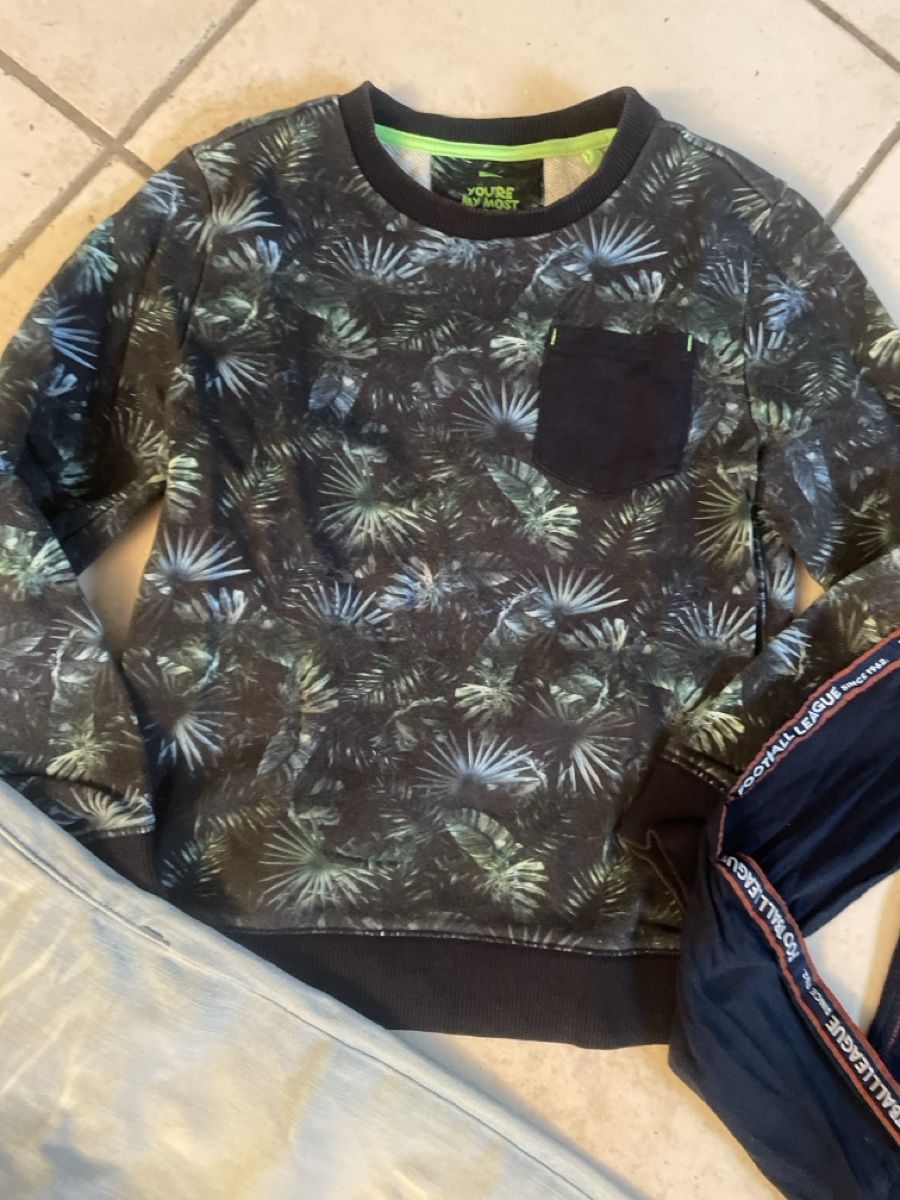 We Lotti & Set di vestiti: Cooles WE Kleiderpaket Gr. 134Top – Usato da Obergerlafingen venduto da cabo4 1