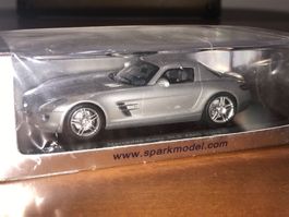 Mercedes-Benz SLS AMG 1/43 no Minichamps
