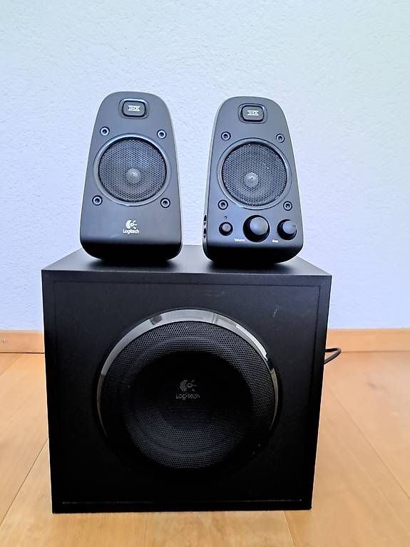 Logitech Haut-parleurs: Logitech Z623 2.1 Soundsystem  THX, 400W – D'occasion à Uhwiesen par Marthalen02