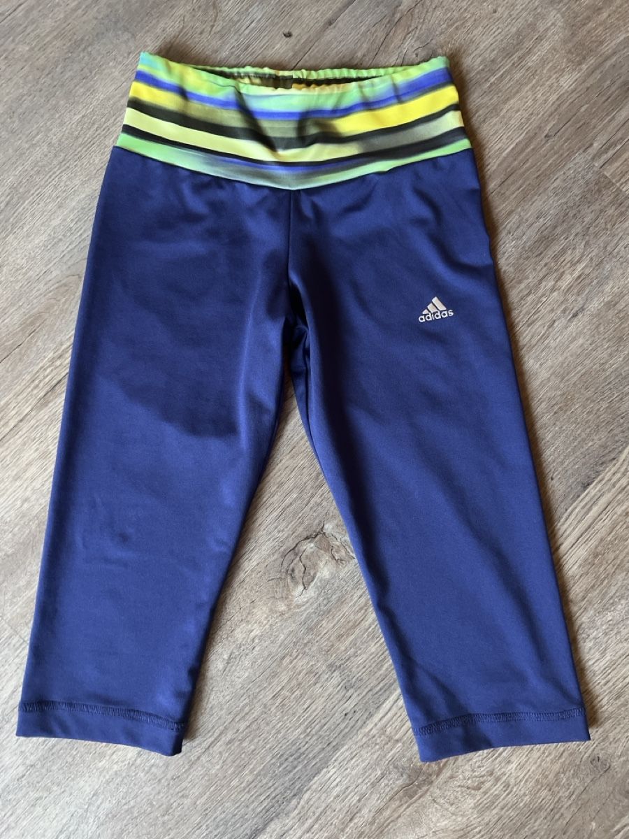 Adidas Calze & Collant: 2/3 Leggins gr 140 – Usato da Niederstocken venduto da Eleonore000