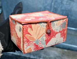 antike STOFFSCHATULLE floral 30/40er Jahre französich?