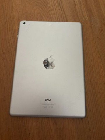 Apple Tablet PC: iPad Air – Gebraucht aus Dielsdorf von iamscan 1