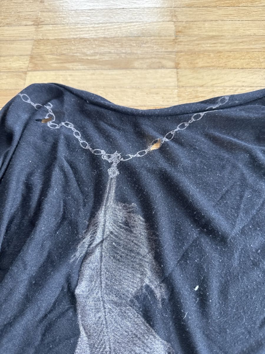 T-shirt: Schwarzes Shirt mit Federn Print Gr. S – Usato da Winterthur venduto da Streisel 1