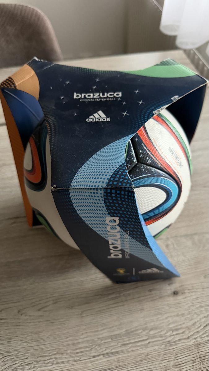 Adidas Palloni: Fussball Adidas Brazuca WM 2014 – Nuovo (secondo la descrizione) da Ebnat-Kappel venduto da Kev_pwr5